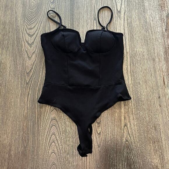 NWOT Guess Los Angeles Black Corset Bodysuit V-Underwire Spaghetti Straps Sz M - Picture 1 of 5